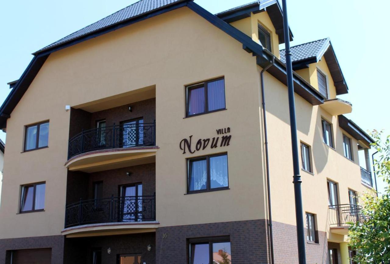 Villa Novum Leba Bagian luar foto